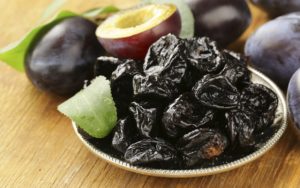 9 alimentos incríveis - ameixa seca